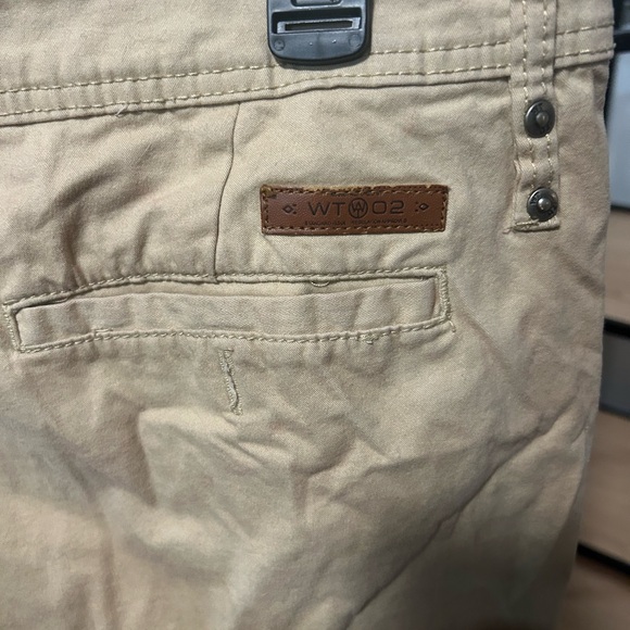 Classic Tan Chinos for Men - Picture 3 of 6